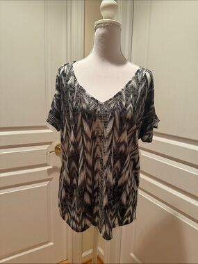 Stud-Embellished V-Neck Black & Gray Women's Top cold shoulder